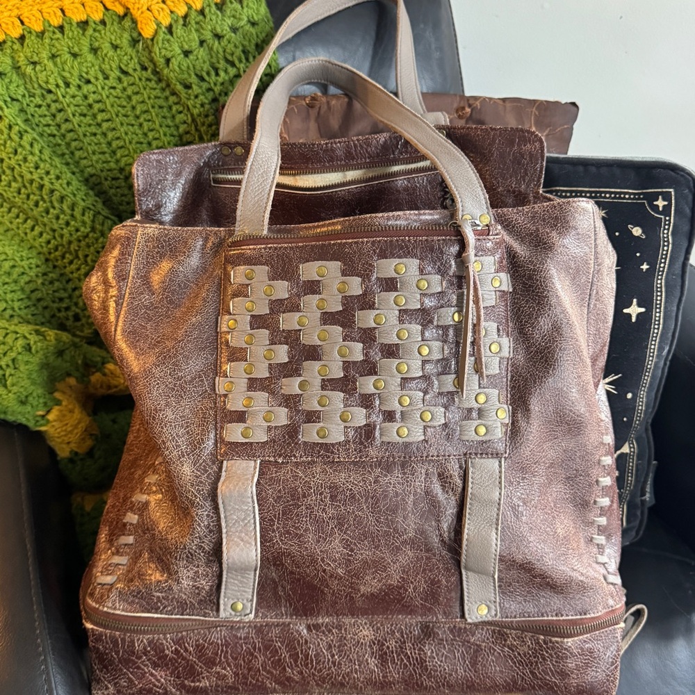 MUXO By Camila Alves Tribal Accents Large Tote Bag & Bottom Zip Compartment - Picture 2 of 4
